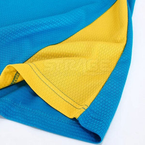 Uniforme de basketball en polyester de haute qualité, coupe décontractée, tissu respirant, service OEM et look professionnel - Product Image 3