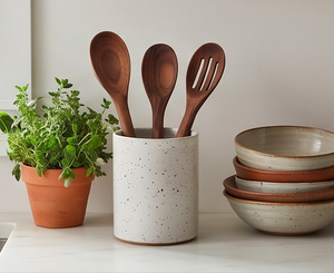Ensemble de cuillères de cuisine modernes en bois, design minimaliste en noyer massif noir, finition mate noire, ustensiles de cuisine pour usage domestique - Product Image 2