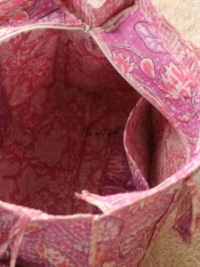 Sac fourre-tout en coton matelassé rose lotus assorti OEM avec pochette - Sac de courses réutilisable éco-responsable style bohème - Product Image 3