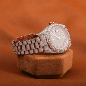 Montre-bracelet mécanique automatique en acier inoxydable, couleur or rose, cadran saphir, entièrement sertie de moissanite, luxueuse, vintage, style hip-hop - Product Image 3