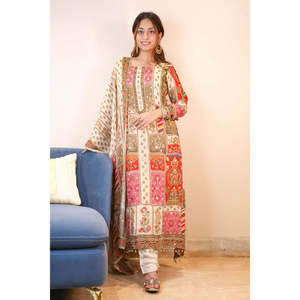 Hermoso Conjunto Elegante de Top y Pantalón Beige JL para Fiesta con Dupatta, Talla XL - Product Image 1