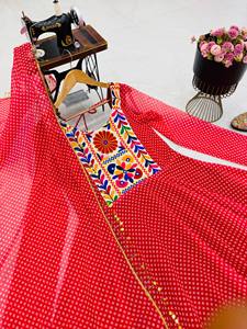 Nouvelle collection de créateurs pour Navratri : Ensemble robe de soirée longue, extensible et réversible, avec motif renard brodé, et ensemble pantalon et dupatta - Product Image 6