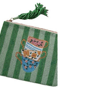Porte-monnaie artisanal en perles de rocaille avec motif décoratif, pochette compacte faite à la main pour usage quotidien - Product Image 3