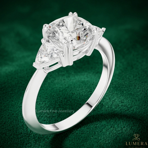 แหวนแต่งงานทรงคุชชั่นคัทแบบทันสมัย |   เครื่องประดับแต่งงานทองคำ 18KT เพชรเพาะเลี้ยง D VVS2 รับรองโดย IGI - Product Image 3