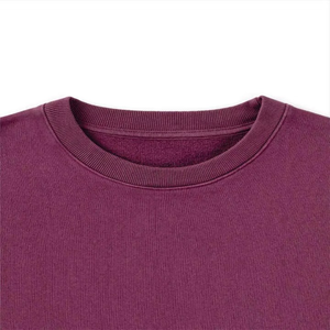 Sweat-shirt bordeaux de qualité supérieure, design ample et tendance, idéal pour un look chic et décontracté et pour la superposition, parfait pour la maison et la salle de sport - Product Image 3