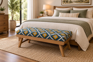 Banco de Madera Tejido a Mano con Lana y Yute, Tapizado Geométrico Azul Mostaza, Estilo Boho Rústico para Entrada, Dormitorio o como Banco Decorativo - Product Image 3