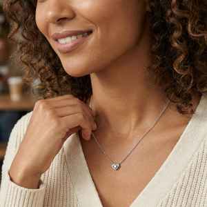 Collier pendentif en argent moissanite avec pierre flottante en forme de cœur, bijou d'amour, cadeau pour elle - Product Image 4