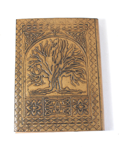 Diario de cuero genuino hecho a mano estilo vintage con diseño de árbol grabado, cubierta de cuero de cabra TC, encuadernación con pegamento color caqui, suave. - Product Image 1