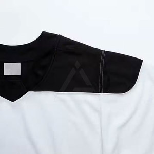 เสื้อฮอกกี้น้ำแข็งที่สวมใส่สบาย ผ้าที่มีสไตล์และพอดีตัว ดีไซน์ทันสมัย เหมาะสำหรับการฝึกซ้อมและการเล่นกีฬาแบบสบายๆ - Product Image 4