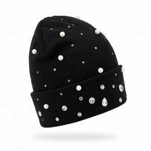 Bonnet noir pour femme avec embellissements en perles et strass, style tricoté décontracté pour l'hiver, personnalisable, marque - Product Image 2