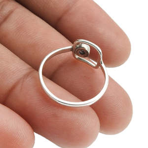 แหวนเงินแท้ 925 ทรงสี่เหลี่ยมเปิดประดับด้วยพลอยทับทิมทรงกลมเจียระไนแบบบริลเลียนท์ ดีไซน์ยูนิเซ็กส์ สไตล์โบโฮ ราคาถูกที่สุด - Product Image 3