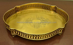 Plateau de service en laiton artisanal avec design gravé orné et poignées Plateau traditionnel en laiton doré pour thé, café et service de nourriture - Product Image 4