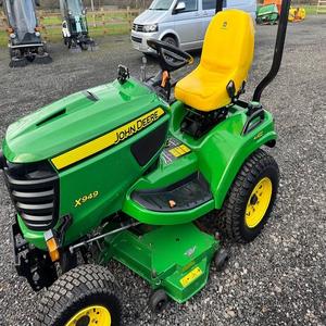 Machine de jardinage de qualité supérieure John Deere X949, conçue pour des performances professionnelles en aménagement paysager - Product Image 5
