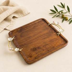 Bandeja de servir hecha a mano de madera de mango con elegantes asas de latón con forma de flor, bandeja decorativa rectangular de primera calidad para decoración del hogar. - Product Image 1