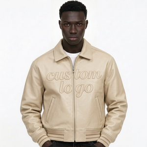 Chaqueta Varsity de Cuero Personalizada para Hombre, Chaqueta Bomber de Cuero con Parches de Letras de Chenilla, Mangas de Lana y Cierre de Botones a Presión - Product Image 2