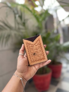 กระเป๋าใส่บัตรเครดิตหนังสไตล์ตะวันตกสำหรับทุกเพศ, กระเป๋าใส่บัตรเอทีเอ็มงานออกแบบด้วยมือที่สวยงามมีสไตล์สีน้ำตาลสีน้ำตาล - Product Image 5