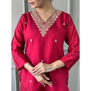 Magnifique ensemble Party Wear de taille XL avec haut et bas Dupatta et look élégant - Product Image 1
