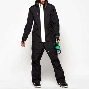 Ensemble veste de snowboard à capuche noire pour homme et pantalon cargo de ski, veste de ski d'hiver avec poches cargo latérales zippées, pour activités de plein air sur la neige - Product Image 3