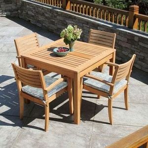 Ensemble de table à manger d'extérieur en teck Serano avec plateau à lattes et fauteuils rembourrés pour une ambiance détendue dans le jardin et sur la terrasse - Product Image 1