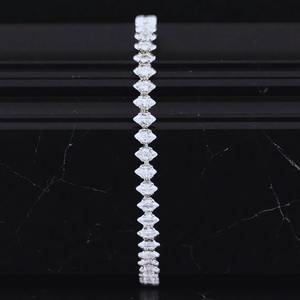 Pulsera de Tenis con Diamantes de Moissanita en Oferta para Regalo de Boda, Compromiso o Aniversario, Joyería Disponible para la Venta - Product Image 3