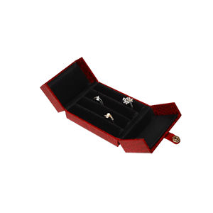 กล่องใส่แหวนแบบเปิดสองด้าน ลายหนังจระเข้ รูปทรงสี่เหลี่ยมผืนผ้า พร้อมช่องใส่สามช่อง ภายในบุผ้ากำมะหยี่ ขนาด 90x73x38 มม. สำหรับวันวาเลนไทน์ - Product Image 1