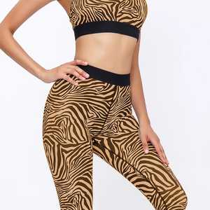 Conjunto de Yoga con Estampado de Calaveras de Colores para Mujer, 2 Piezas, Top Corto con Espalda Cruzada y Leggings de Cintura Alta, Largo Completo, Spandex y Poliéster - Product Image 5