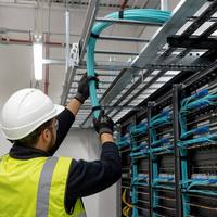Kabel Serat Optik Multimode OM4 G657A2 8 Inti Padat untuk Dalam Ruangan dengan Selubung PVC LSZH untuk Pengkabelan Jaringan Inti Pusat Data