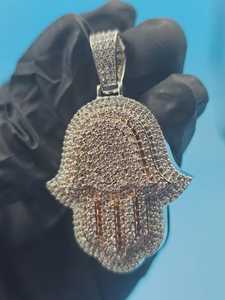 Colgante Hamsa de Moissanita VVS, Plata 925, Colgante Iced Out, Colgante Hip Hop, Colgante Mano de Fátima, Colgante de Protección, Colgante de Buena Suerte - Product Image 4