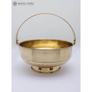 Panier à fleurs Pooja en laiton fait à la main de 8 pouces (Pookudai) Article de décoration indienne en laiton de qualité supérieure fabriqué en Inde - Product Image 2