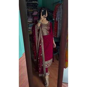 Ensemble haut, bas et dupatta en satin de créateur pour une tenue de soirée élégante - Product Image 1
