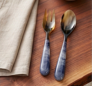 Juego de cuchara y tenedor con mango azul marmoleado, cabeza de cuerno, pulido natural, diseño minimalista para cenas, fiestas y ensaladas. - Product Image 1