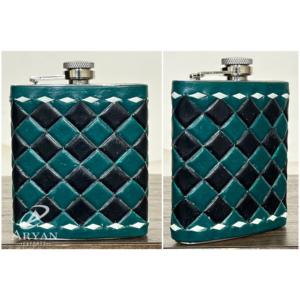 Petaca de Licor de 7oz Personalizada, Hecha a Mano, Envuelta en Cuero Genuino con Diseño a Cuadros, de Acero Inoxidable, para Viaje o Regalo - Product Image 1