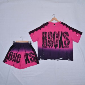 Conjunto de camiseta gráfica oversize y shorts para mujer, personalizado, de manga corta, estilo streetwear, con efecto desgastado, venta al por mayor - Product Image 5