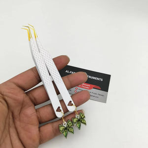 Pinzas para Pestañas al por Mayor, 45 y 90 Grados, Grabado de Corazón con Dijes de Dinero y Lazo, Pinza para Extensión de Pestañas con Punta de Oro Blanco - Product Image 1