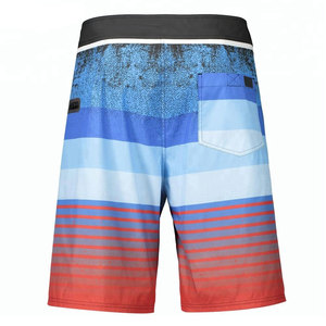 Shorts de bain rayés pour hommes, séchage rapide, cordon de serrage, taille élastique, décontractés, pour la plage, motif rouge et bleu, en polyester - Product Image 6
