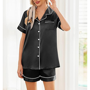 Ensemble de pyjamas tendance en satin de soie pour femmes, couture experte, anti-rétrécissement, imprimé, couleur personnalisée, chemise boutonnée et short - Product Image 2