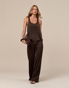 Conjunto de 2 Piezas de Satén de Seda para Mujer, Personalizado OEM, Camiseta Holgada y Pantalones Anchos, Ropa de Dormir Informal, Conjunto Coordinado - Product Image 1