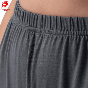 Ensemble assorti moderne pour femmes, offrant une construction légère et une tenue polyvalente en deux pièces pour les journées de printemps - Product Image 5