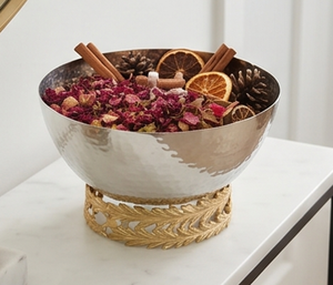 Bol en métal martelé avec support à plumes et ruban, idéal pour les salades de fruits, les noix, parfait pour les mariages, les hôtels, les restaurants, pour servir sur la table. - Product Image 3