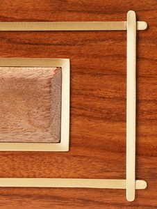 Bolso rectangular de madera personalizado con decoración de latón en el lateral y diseño único para niñas, a un precio económico y asequible por UO. - Product Image 4