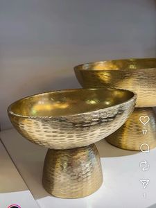 Frutero Decorativo de Mesa con Base de Pedestal y Acabado en Esmalte Blanco, Tazones de Lujo para Decoración de Bodas y Fiestas, Diseño Moderno - Product Image 6