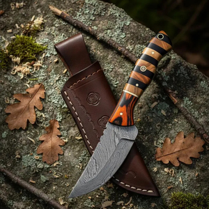 Cuchillo de Caza de Acero de Damasco con Funda de Cuero – Hecho a Mano - Product Image 1