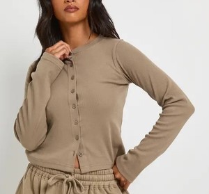 Conjunto de Sudadera con Cuello Redondo y Pantalones Deportivos para Mujer, Ropa Casual, Fabricante de Ropa al por Mayor con Logotipo Personalizado OEM/ODM - Product Image 5