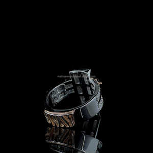 Anillo Hip Hop Personalizado de Dos Tonos, Rosa y Plateado, con Jesús en la Cruz, Anillo de Jesús con Diamantes de Corte Baguette y Redondo, Joyería Religiosa - Product Image 3