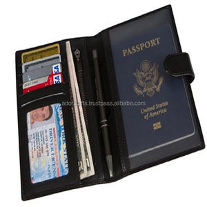 Premium Product Portefeuille de voyage en cuir noir personnalisé en gros avec un porte-passeport - Product Image 2
