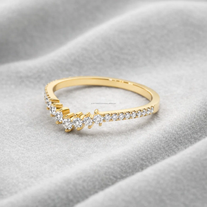 Anillo de compromiso minimalista de media eternidad con diamante natural de corte redondo de 0.27 ct para mujer, banda de oro amarillo macizo de 14K de 1.50 mm - Product Image 2