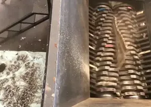 Déchiqueteur de radiateurs en aluminium à double arbre, machine industrielle de recyclage de ferraille, équipement robuste, haute efficacité, durable - Product Image 3