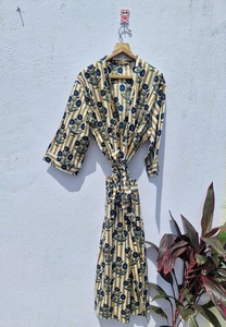 Bata de lujo para mujer con estampado floral, cuello en V, cordón ajustable, manga 3/4, largo hasta el tobillo, 100% algodón, 220g, transpirable para verano - Product Image 3