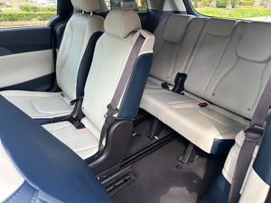 LISTO PARA ENVIAR: KIA Carnival Hybrid EX FWD 2025, Equipamiento Completo, Seminuevo en Venta - Product Image 3