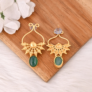Boucles d'oreilles pendantes élégantes et stylées en onyx vert naturel, plaquées or, en laiton, pour femmes - Product Image 5
